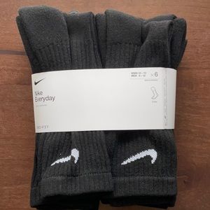 Brand new 6-pack black Nike crew socks
